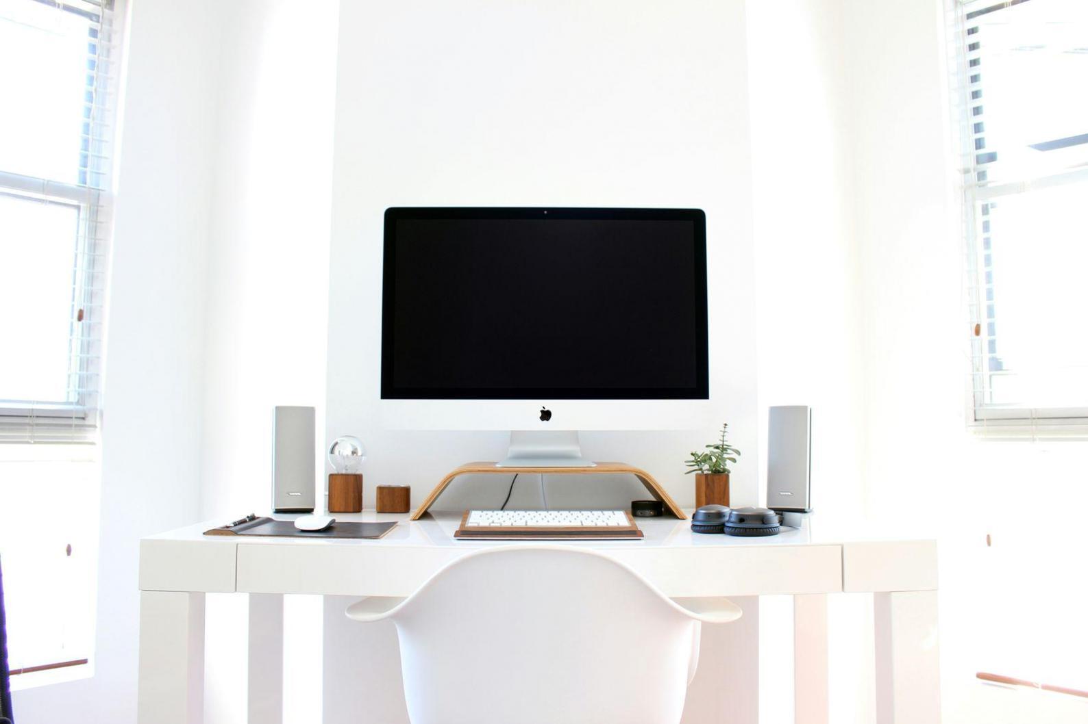 Bureau professionnel moderne pour analyses financières